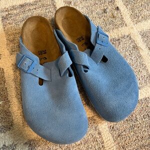Birkenstock Boston in Sky Blue Suede